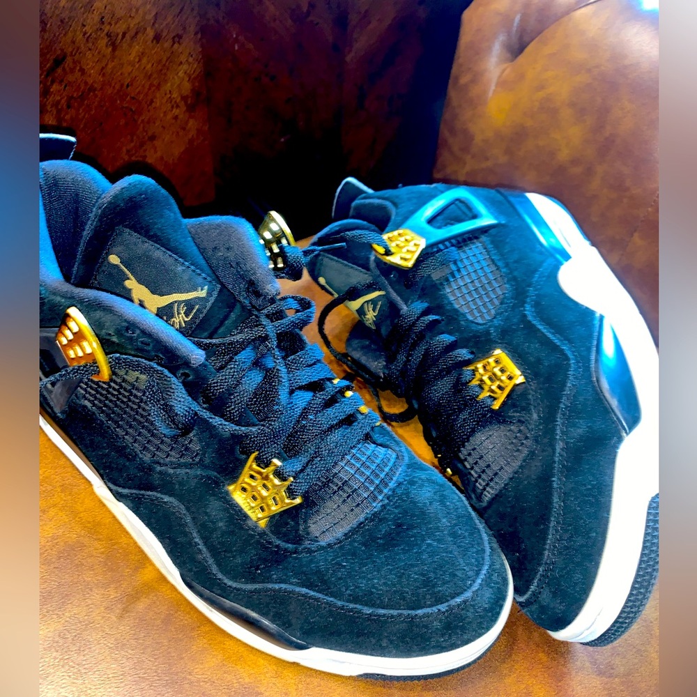 Air Jordan 4 “Royalty” Size 10